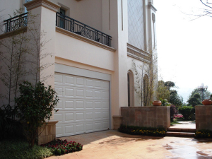 昆明恒大金碧天下翻板车库门