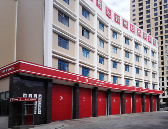消防车库门.jpg 消防车库门.jpg
