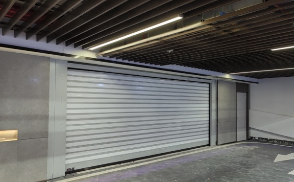 昆明山海湾快速车库门