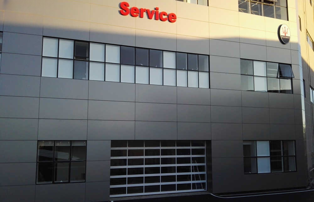 玛莎拉蒂.jpg 玛莎拉蒂.jpg