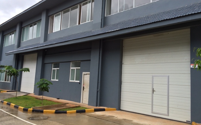 北京花木公司滑升门.jpg 北京花木公司滑升门.jpg