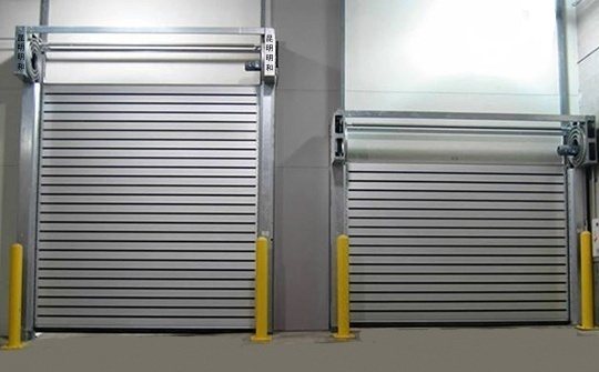 硬质快速门.jpg 硬质快速门.jpg
