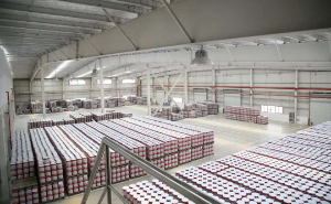 立邦涂料(昆明)有限公司工业滑升门