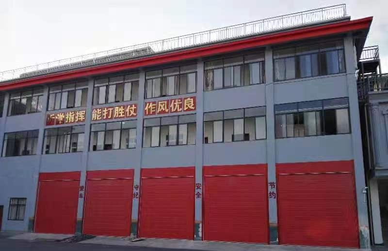昭通消防车库门.jpg 昭通消防车库门.jpg
