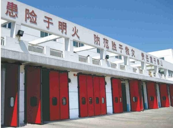消防车库门.jpg 消防车库门.jpg