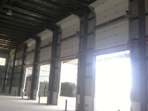 农标普瑞纳昆明有限公司垂直滑升门