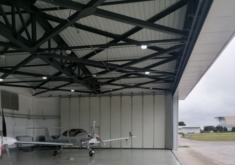 云南飞机库门.jpg 云南飞机库门.jpg